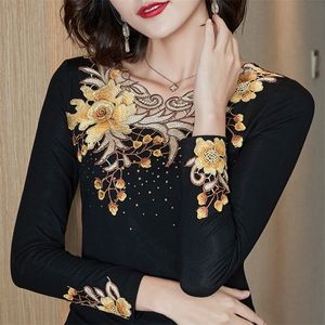 Spring Autumn Woman tshirts Fashion Embroidered Long Sleeves Women's T-shirt M-4XL Plus Size Women Tops Blusas 220321