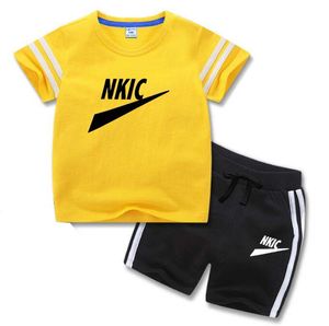 Estate Neonate Set di vestiti stampati Bambini Ragazzi Moda T-shirt casual Pantaloncini 2 set Abbigliamento per bambini Abbigliamento per bambini Abbigliamento sportivo per bambini