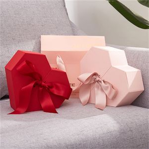 Kalp şeklindeki hediye sargısı orijinalliği el hediyeleri çekmeceli kutu ruj parfüm yay seti ambalaj portatif kağıt kutu e3