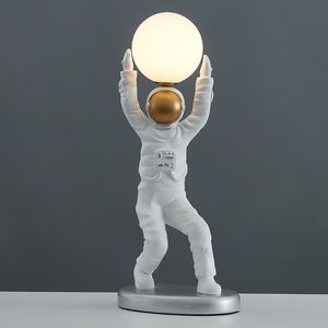 Lâmpadas de chão de personalidade nórdica Lâmpada de estar decoração de escritório criativo Designer de desktop Astronautfloor
