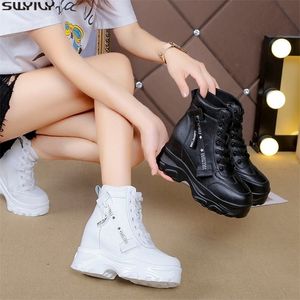 SWYIVY Martin Stiefel Kurze Plüsch Keil Schuhe Frau Neue Winter Frauen Stiefeletten Damen PU Plattform Booties Für Weibliche Schuhe 201104