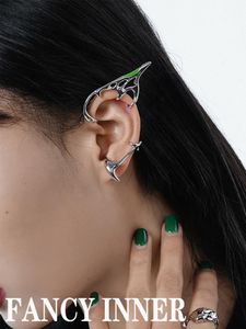 Orecchini a clip con clip per orecchio posteriore a vite Smalto verde Linea geometrica irregolare cava Accessori in metallo color argento per gioielli da donnaClip-on