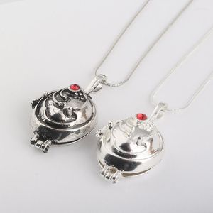 Hänge halsband The Vampire Diaries Elena Gilbert Vintage Vervain Verbena Po Locket for Women Men YT113 Pendant Sidn22