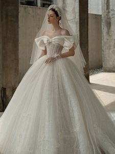 女性のためのメインウェディングドレス2022花嫁サテンシンプルフォレストスーパーフェアリードリームビッグテールボートマン