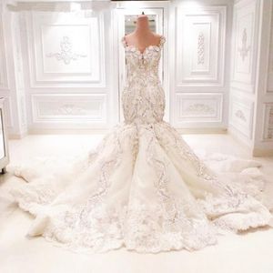 Spetsar Sparkly Mermaid Wedding Dresses Cathedral Train 3d Floral V-ringning Backless Dubai Arabic Fishtail Brudklänning