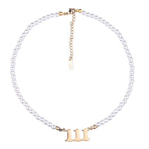 Chokers Gold Color Letter Número de colares de gargantilha para mulheres brancas colar de pérolas simuladas clavículas chian jóias de moda cócilos de presente