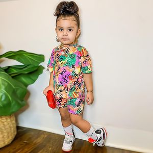 Baby Girl Summer Clothing sätter korta ärmstoppar Rainbow Color Shorts Kids Casual Clothes Children S Girls 2pcs Outfits 8y 220714