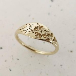 Bröllopsringar Elegant kvinna Fashion Gold Color Hand Carved Flower Ring Vacker Princess Bride Engagement for Women Jewelry Rita22