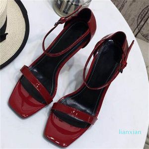 여자 샌들 하이 힐 패션 럭셔리 디자이너 신발 섹시한 발 뒤꿈치 검은 골드 붉은 웨딩 파티 신발