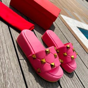 Valentine Stylish Quality Fashion High Slippers Classics Slides Sandaler Män Kvinnor Tiger Cat Design Huaraches Dustba1735290