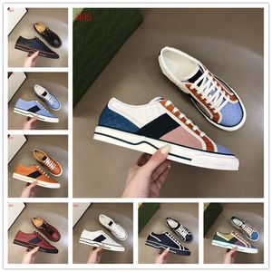 Tennis 1977 Män Kvinnor Casual Skor Luxurys Designers Sko Italien Grön och Röd Ace Bee Broderi Stripes Rubber Sole Stretch Cotton Low-Top Sneaker