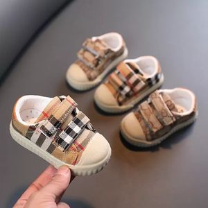 Canvas högkvalitativa barnskor sneakers Plaid brev barn baby sko pojkar flickor lätt mjukt icke-halk casual sneakers