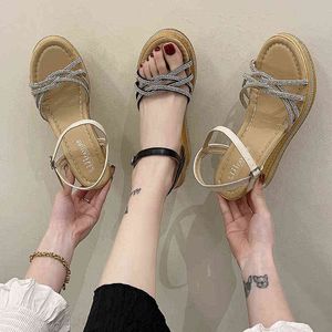 Cootelili 2022 Yeni Moda Yaz Sandal Kadınlar Elmas Dekorasyon Sandalet Ayakkabı Kaymaz Temel 7 cm Topuk 35-40 Y220421