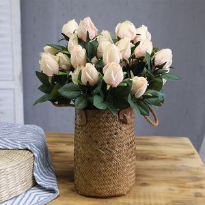 Dekorativa blommor Kransar Artificial Rose 1pcs Non-woven Fabrics Flower Bouquet Alla hjärtans dag Bröllopsdekorationsbordet Centerpieces