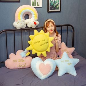 2022 pluszowe zwierzęta Pluszowe poduszki i poduszki Rainbow Star Sun Cloud Serce Plush Pillow Około 45 cm