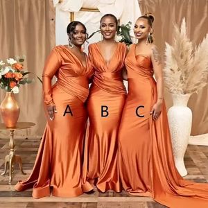 2022 Brautjungfernkleider One-Shoulder-V-Ausschnitt mit langen Ärmeln Satin bodenlang nach Maß Plus Size Trauzeugin Kleid Afrikanische Landhochzeitskleidung Vestidos