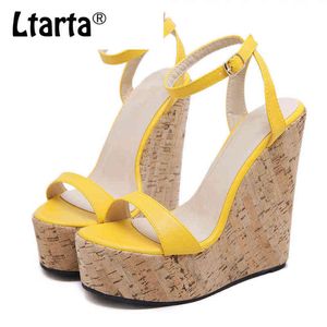 Sandalen Ltarta Open Toe Knöchelriemen Plateau Wedges Damen Sandalen Super High Cover Heel Gladiator Damenschuhe Schnalle Sommersandalen Wbl 220318