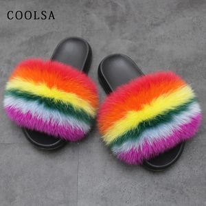 Pantofole alla moda in colori misti da donna Scarpe arcobaleno Scivoli in pelliccia Morbide pantofole da casa Infradito femminili in pelliccia sfocata carine
