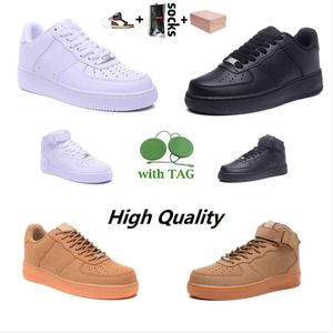 2022 Högkvalitativ klassisk react 1 USA Casual Shoes Smoke Black Bone Sports White Red Women Grey Sneakers Outdoor Mens Womens Trainers Men Light Runner Air EU 35-46