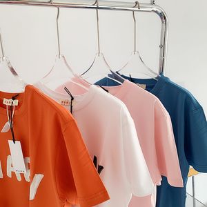 Kvinnors T-shirt Det nya sommarmodemärket tryckt med medelhög hylsa t-shirts för män och kvinnor