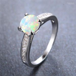 Söt kvinnlig liten rund stenring blå vit eld opal bröllopsringar för kvinnor charm brud patiens förlovningsring1