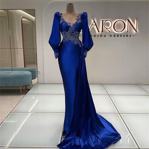 Royal Blue 2022 Satin Evening Dresses V Neck Långärmad Beaded Sequined Appliqued Vestidos de Fiesta Arabic Aso Ebi Prom Dress