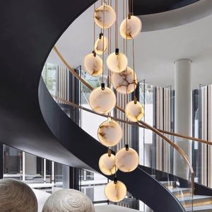 Modern mermer kristal LED avizeler merdiven oturma odası için lüks yuvarlak kristal asılı lambalar villa uzun aydınlatma armatürleri