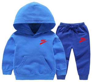 Completi di abbigliamento di marca per bambini Completi per bambini Completi per bambini Tute in cotone per bambini Stampa di lettere per bambini Tute sportive Felpe con cappuccio Top Pantaloni Set da 2 pezzi