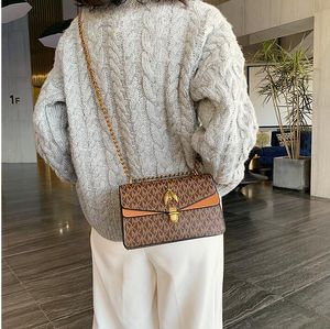 B-091 Kvinnor Luxurys Designers Väskor Crossbody High Quality Handväskor Womens Purses Shoulder Shopping Totes Väska