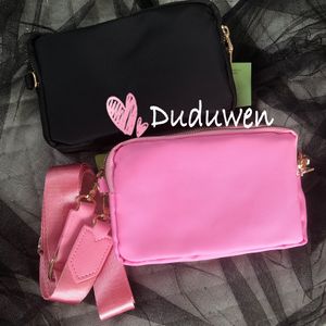 17X5X11cm clássico triângulo bolsa de armazenamento de maquiagem bolsa cosmética fashion 3 zíper com alça organizadora