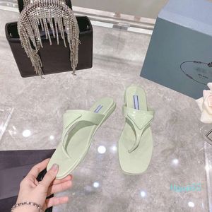 New Women Sandals Candy Candy Flip-Flops Itália Brand Sheepskin Woman Summer Sandal Sandal Heels Dança Party Prom para Girls Gift