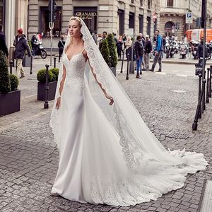 Bröllopsklänning 2022 Nya eleganta spets hängslen Sexig stor svansresor Skytte Sea View Vacation Partiant Vestido de Novia