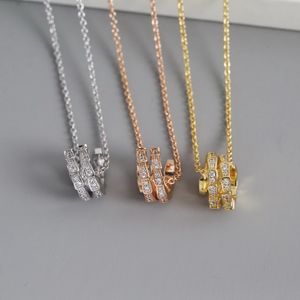 Europa Amerika Modestil Halsband Män Dam Kvinnor Mässing 18k Guld Graverad B Bokstavsinställning Full Diamanter Snake Viper Pendant