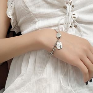 Charme Armbänder Koreanische Vintage Quadrat Marke Brief Glück Thai Silber Mode Lock Chian Armband Für FrauenCharm