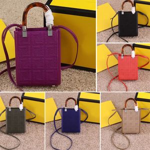 Kadınlar Mini Tote Tasarımcı Çantalar Yüksek Kaliteli 3D Nakış Mektubu Kadın Crossbody Omuz Çantası Klasik Pleksiglas Tutamak Çanak Çanta Kılıfları