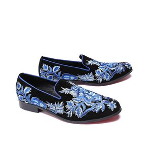 Men's Vintage Velvet Embroidery Noble Loafer Shoes Casual Slip-on Men Party Leather Shoes Fashion Summer Slippers