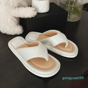 2022 Ny modefjäder ny sandal toffel vit fett flip flops bröd tjocka sulor höga tofflor sandaler plattformsskor