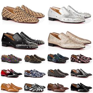 2022 Red Bottoms loafers Mens klänningskor spetsiga tå svart mocka patent lädernitar glitter loafer män modedesigner lyx sneakers sko