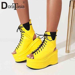 Nya damer Peep Toe Summer Ankle Boots Fashion Lace Up Wedges High Heels Women's Boots Casual Party Platform Punk Shoes Woman 220421