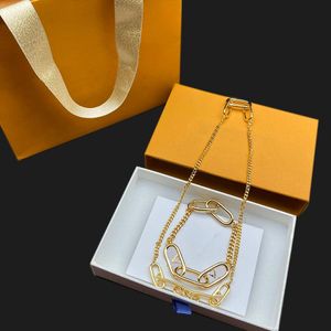 Set di gioielli di moda Collana di design Bracciale con lettera semplice per donna Uomo Alta qualità