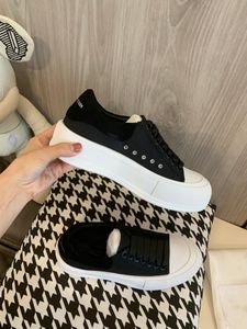 Chaussures Larges Dames achat en gros de 2022 New Wide Sports Casual Shoes Casual Ladies Fashion Luxury DesignCanvas Sneakers Taille avec boîte