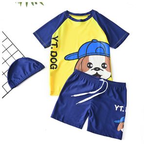 3-teiliges Set für Kinder und Jungen, Badebekleidung mit Cartoon-Hund-Aufdruck, kurzärmeliges T-Shirt mit O-Ausschnitt, Oberteile und Badekappe, Mütze und Shorts, drei niedliche Designs