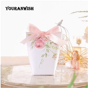 DIY مخصصة الزفاف مفضلات صناديق الهدايا الراقية ورقة دش الطفل لصالح الزهور الوردي مربع الحلوى 220427