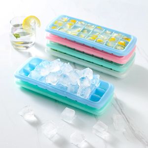 Sublimation Bar Produkter Grid Ice Cube Fack Silicone Mold Square Shape Ices Cubes Makers för Whisky Wine Cool Reusable Kitchen DIY Ice Trays med lock