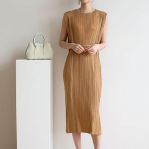 Casual Kleider Rüschen Kleid Frau Ärmellose Runde Kragen Schnürung Gerade Solide Dünne Rüschen Stil 2022 Sommer Mode KleidungCasual