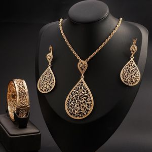 Anhänger Halsketten Hohle Blume Design Ohrring Halskette Set In Gold Arabisch Nahen Osten Schmuck Für Frauen Braut Zubehör WeddingPendan