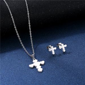 Set di collana a cuore semplice europeo e americano Set di orecchini pendenti a forma di croce di tendenza moda femminile Set di gioielli regalo unici a catena