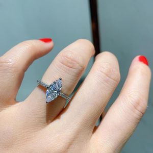 Klaster Pierścienie Klasyczne 925 srebrne obietnicy Pierścień Marquise Cut 3CT Symulowany diament