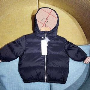 女の子のデザイナー秋の冬の男の子シンダウンコートキッズボーイ格子縞のパッド入りジャケットコート子供は温かいフード付きジッパーアウターウェアの女の赤ちゃんを飼っています