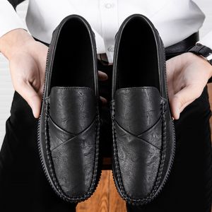 New Fashion Men Flats Shoes Scarpe casual traspiranti leggere Mocassini da uomo Mocassini in pelle Sneakers da uomo Slip on Peas Shoes